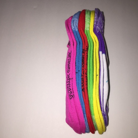 Girls Fortnite Cuddle Team 6 Pr Socks M/L NEW - Picture 5 of 5